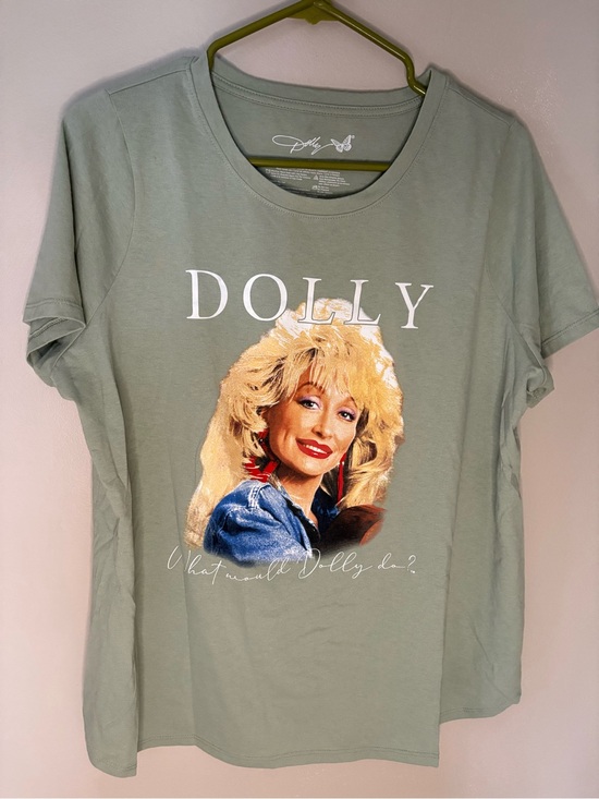Dolly Parton Tops - Dolly Parton Tee 1X What Would Dolly Do?